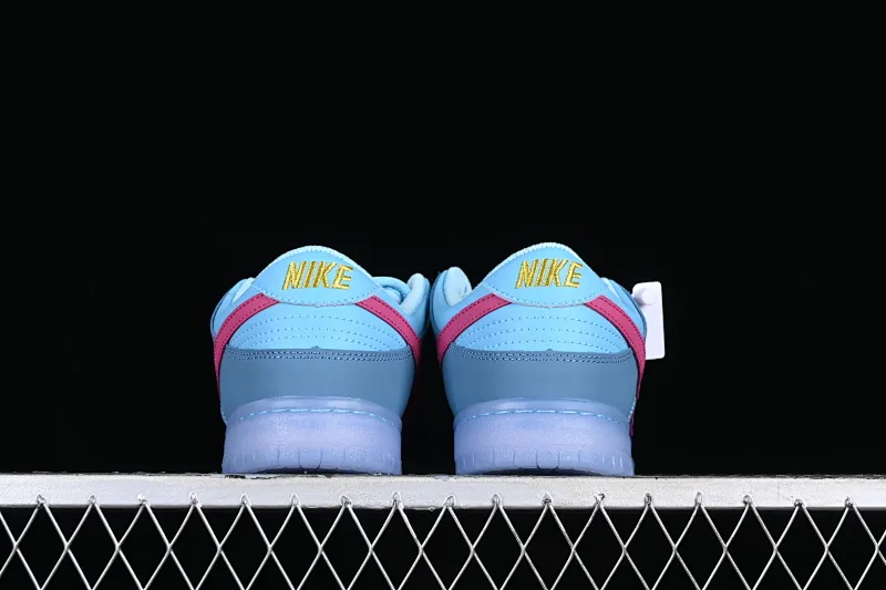All Categories Nk SB Dunk Series Nk SB Dunk Low Low-top sneakers Cost-effective version Run The Jewels x Nk SB Dunk Low joint model SB low-top casual sneakers DO9404-400